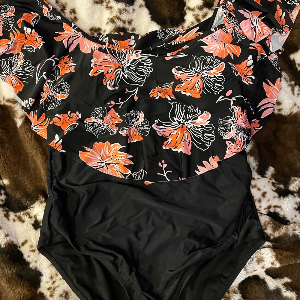 Off shoulder style bathing suit size xl.
